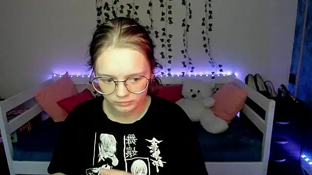 shy_elina01