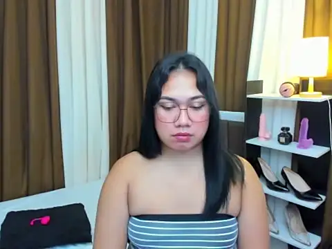 TsUncutKaren