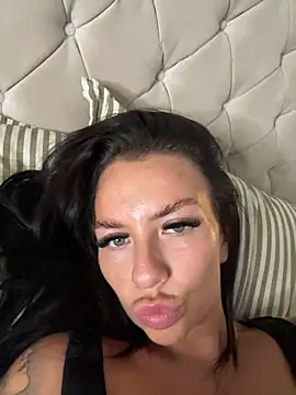BELLABLACKXUK's Stripchat show and profile