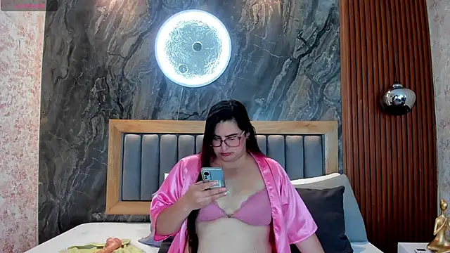 BellaPeers_