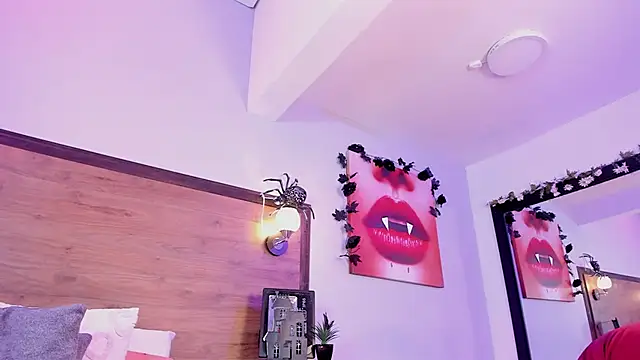 emmabakeer - EmmaBakeer's free webcam