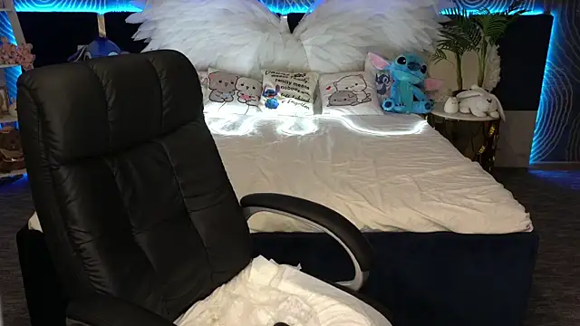 kiragrayy - KiraGrayy's free webcam - UK Sex Cams