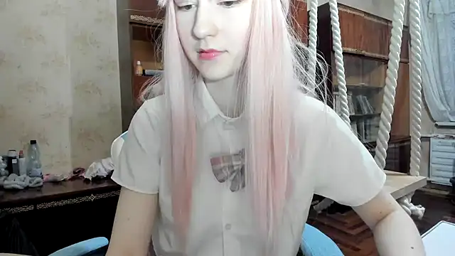 yoonhee_kiss (F teen) - bouncing tits, twerking asses