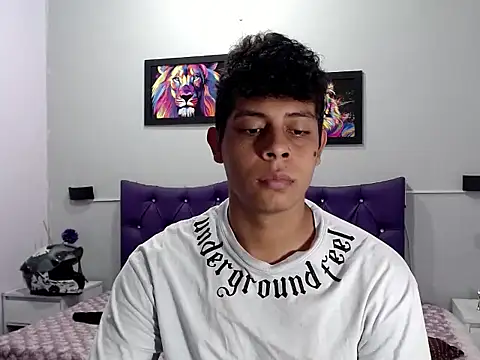 alejandroo_22 - Alejandroo_22's free webcam - UK Sex Cams