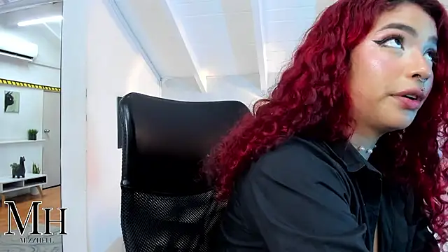 mizzhell (F young) - Suck my tits 🥵😈