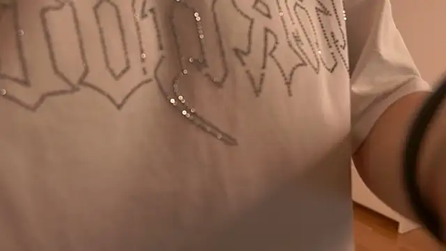 felogsdon (F teen) - bare shoulders