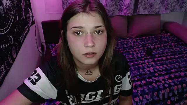 aliens4twenty (F young) - Pussy