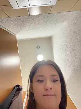 kittyqueeny (F young) - risky open nipples in public😈