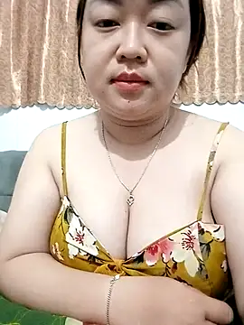 vyoanh2k - VyOanh2K's free webcam - UK Sex Cams
