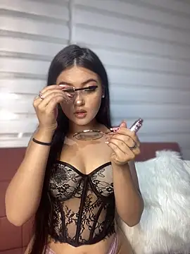 KyliePink_