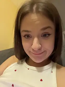 KittyQueeny Live Webcam on Stripchat