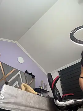 emily_trujillo (F teen) - show tits