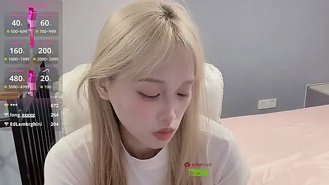 xunian71o (F teen) - 脱下内衣揉胸