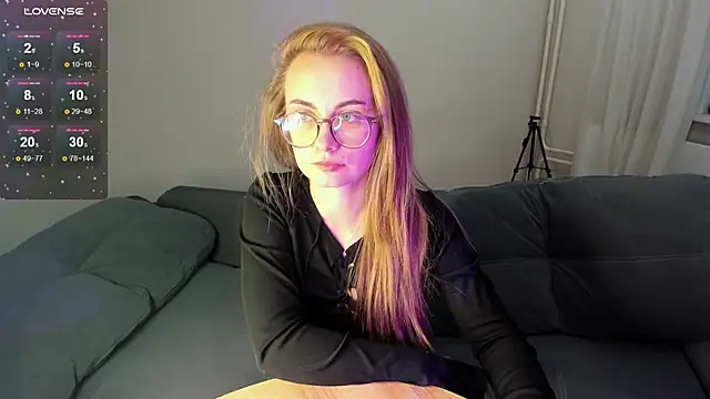 mewstella (F young) - anal with dildo