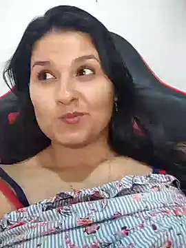elena_jonees