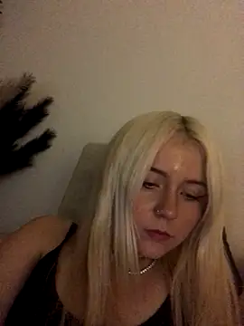 Blondie_Sofia_Essexbabe