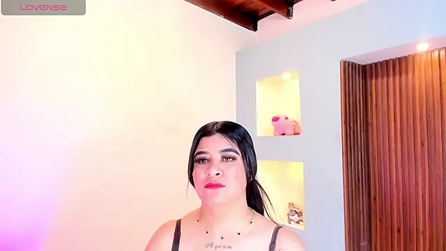 TianaGlow26