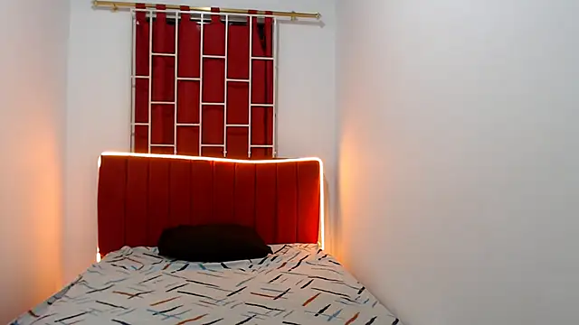 emili_veryhot