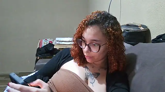 dominamoon_ (F young) - Brincar com seios 3 min