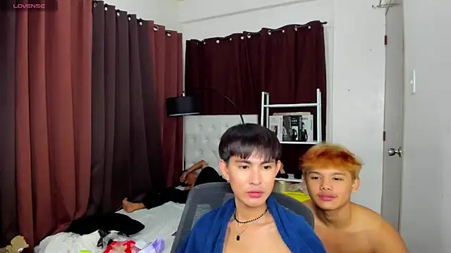 XloverXsiantwink webcam