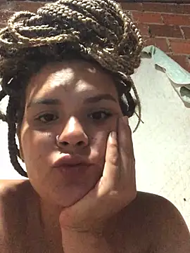 AliceXmoore webcam
