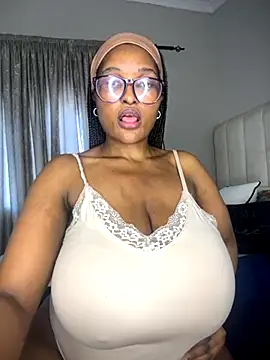 Bustygoddess32 webcam