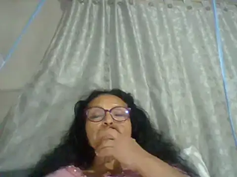 _cristal (F mature) - Show pussy