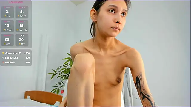 amy_loveme (F young) - slap my tits every 15 token
