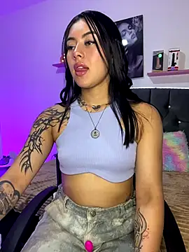 emily_22x (F young) - 🔥2 Fingers in pussy🔥