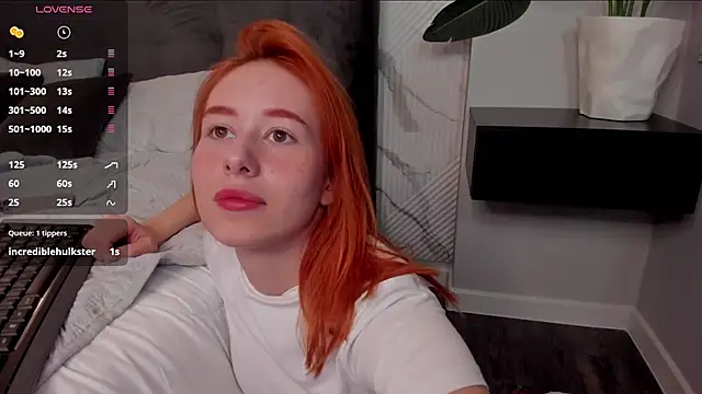 lisafoxy_ (F teen) - dildo ride