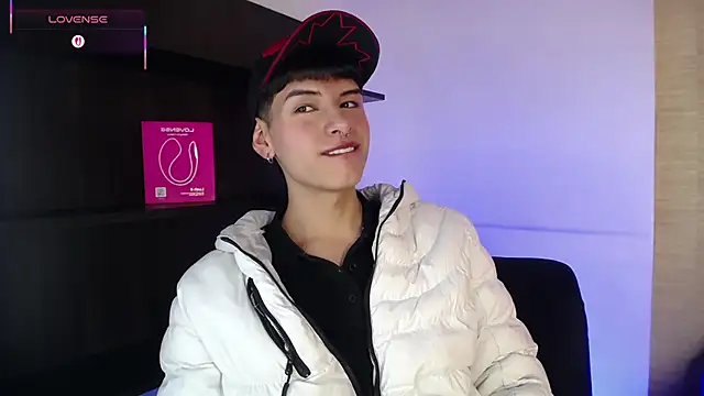 ezra_storm (M twink) - Hi Ezra!
