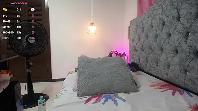 uzziah_sabag (F mature) - 🔥Throat deep and spit on my tits🔥