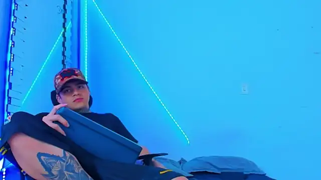 hot_boy2025 (Ask my age) - fuck with my boy