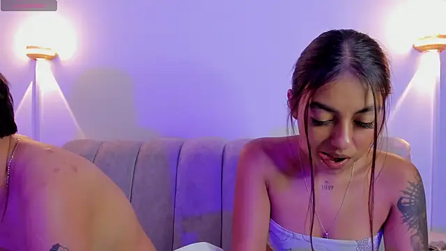 violet_casper_ (Ask my age) - 😈 welcom kiss 😈