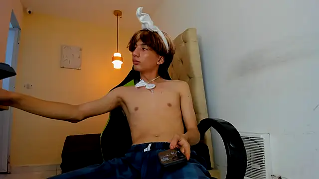 darkknightx01 (M twink) - look at me hard