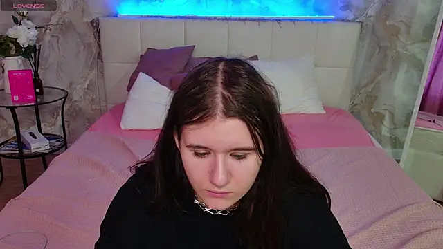 sweetdariaa (F teen) - suck fingers