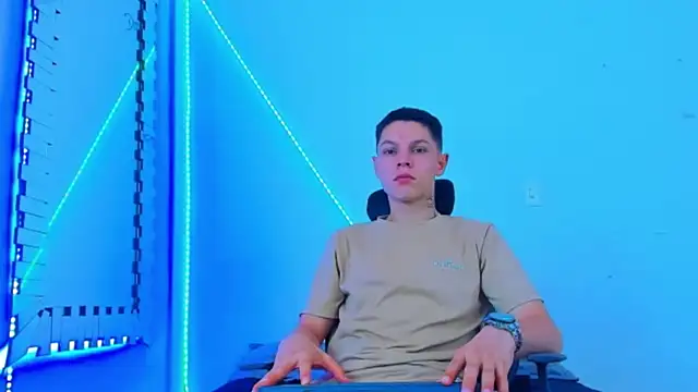 hot_boy2025 (Ask my age) - fuck with my boy