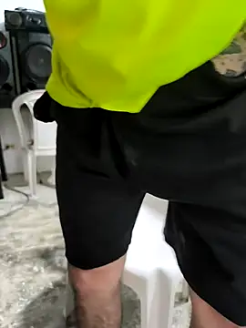 giannis090 (M young) - bathing in public