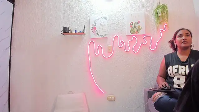 samanthaeliott22 webcam
