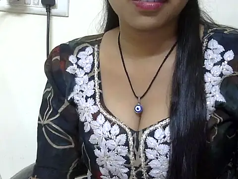 Bold_rashmika webcam