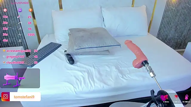 amor_smith_ (F young) - ice on my tits