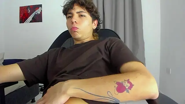 joe23__ (M twink) - CUMSHOT
