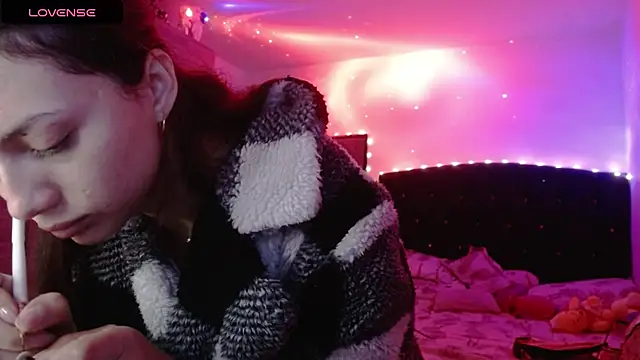 holy_juli (F young) - Sensual Bed Play