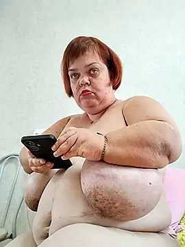 MIDGET-TITS