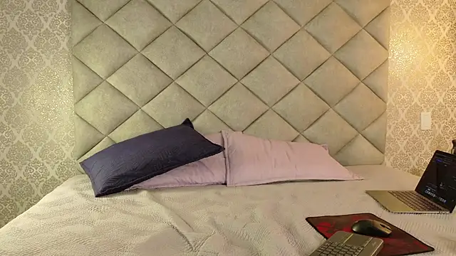 BeccaReedd webcam
