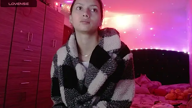 holy_juli (F young) - Sensual Bed Play