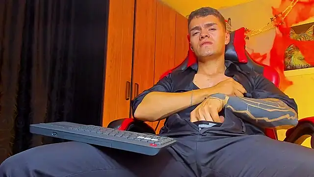 ALPHA_DOMINUS_ webcam