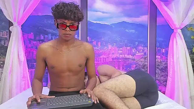 SluttyBoyDuo webcam