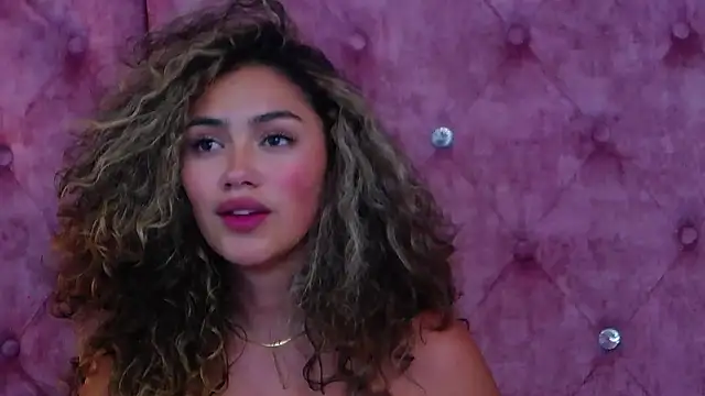 MaddisonBelucci webcam