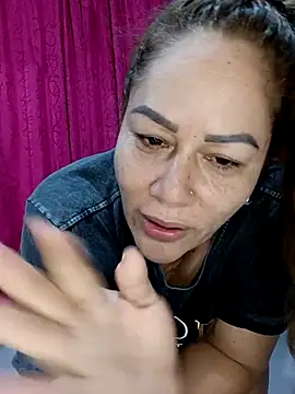 SluttyMilf79 webcam